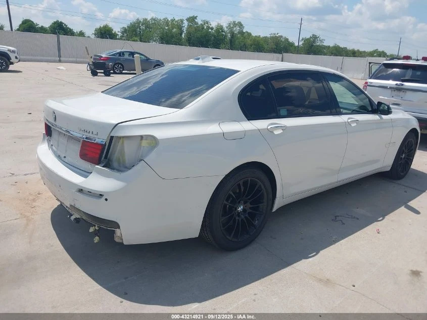 BMW 740 LONG/XDRIVE/КЛИП НА МОТОРА - изображение 7