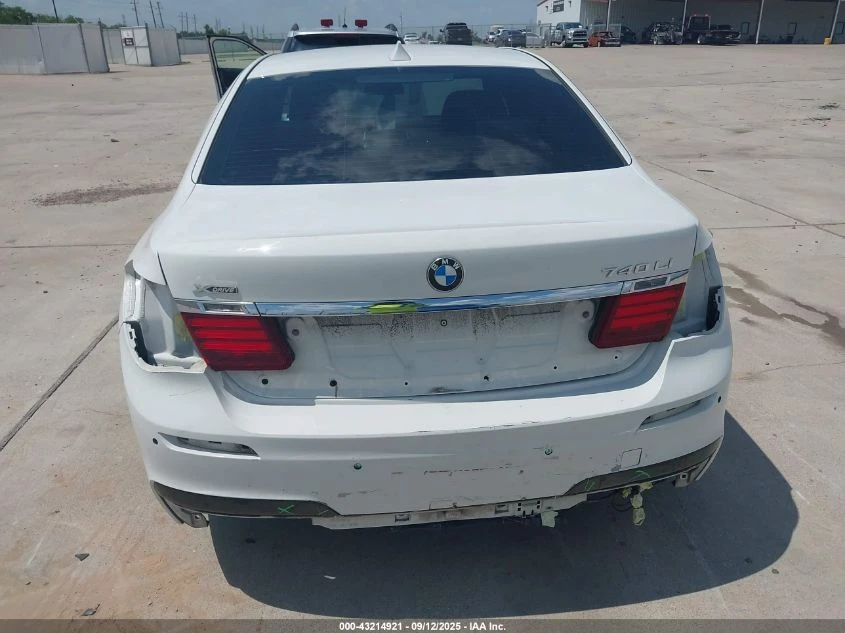 BMW 740 LONG/XDRIVE/КЛИП НА МОТОРА - изображение 8