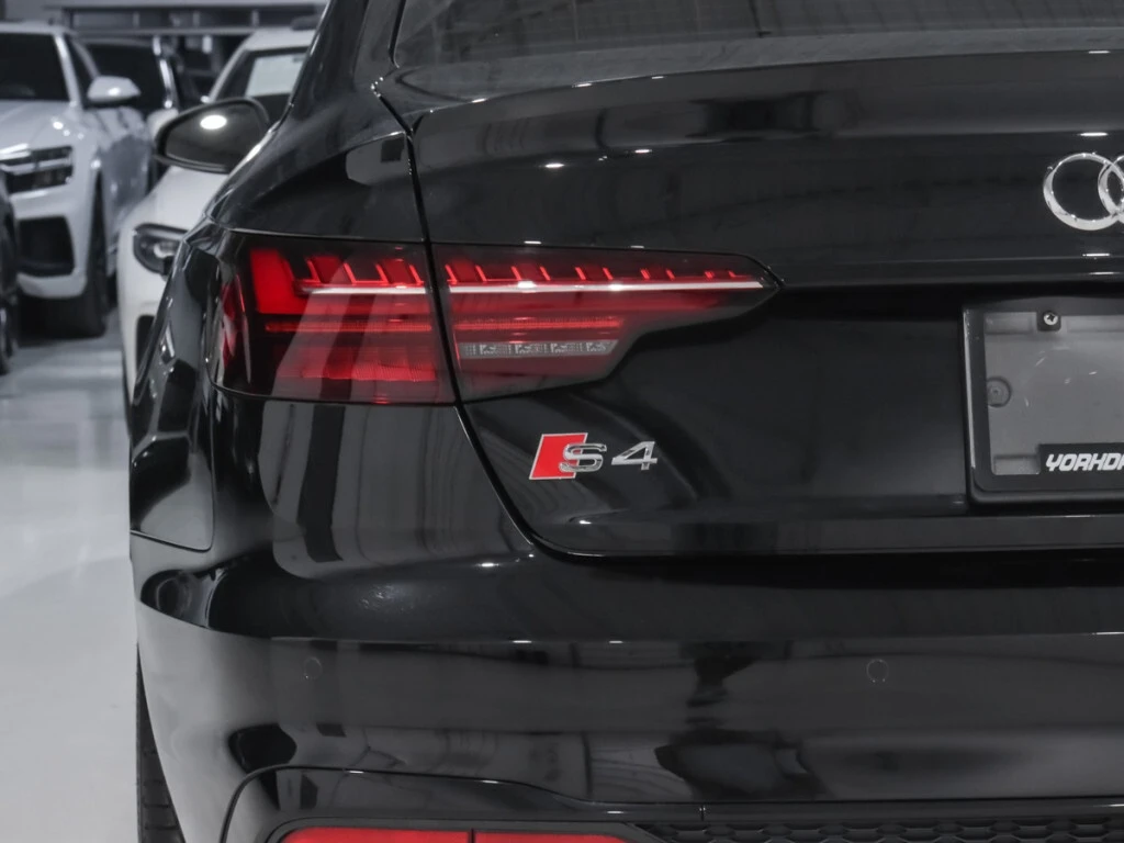 Audi S4 * 3.0TFSI Quattro / Progressiv Pkg / Red Int / Bla - изображение 9