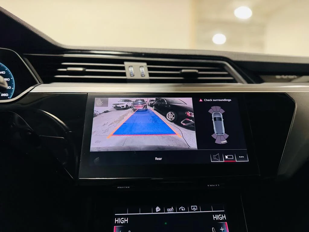 Audi E-Tron * PROGRESSIV* QUATTRO* , снимка 12 - Автомобили и джипове - 53892959