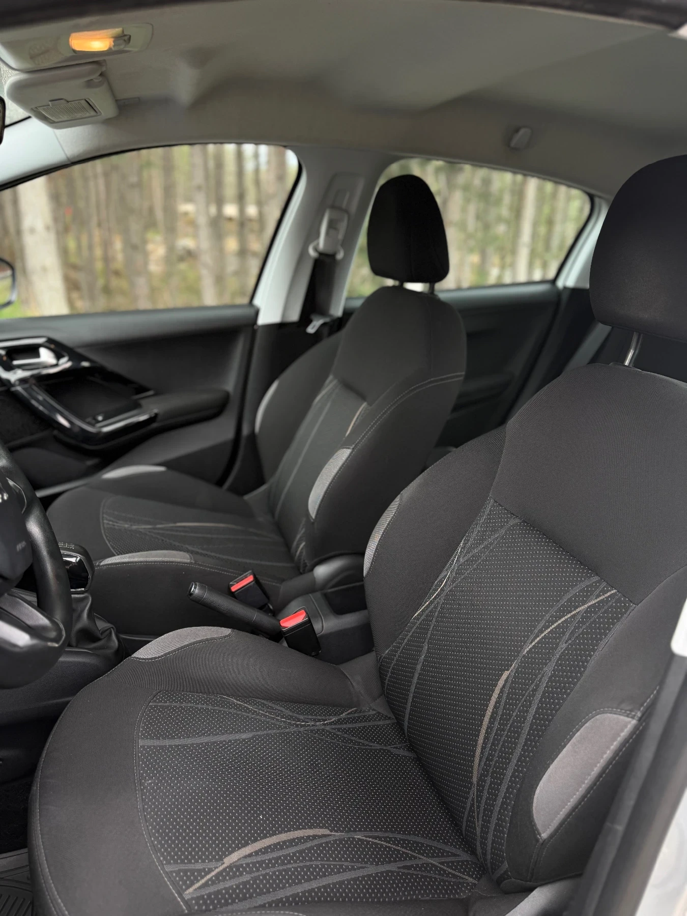 Peugeot 208, снимка 14 - Автомобили и джипове - 53934320