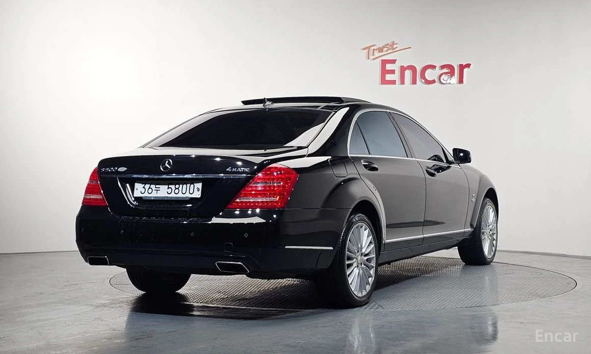 Mercedes-Benz S 500 L* 4MATIC* DESIGNO* КОЖА* ОБДУХВАНЕ* ПОДГРЕВ* МАСА, снимка 3 - Автомобили и джипове - 54152493