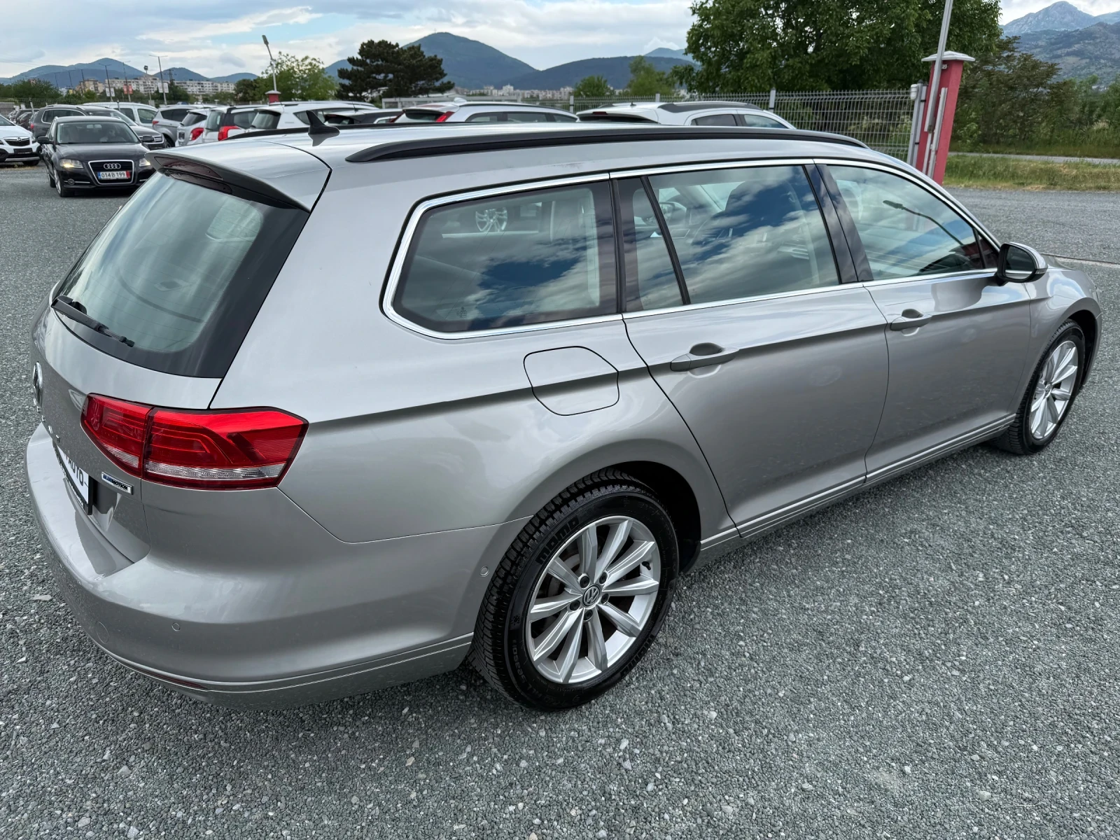 VW Passat (KATO НОВА), снимка 5 - Автомобили и джипове - 54219045