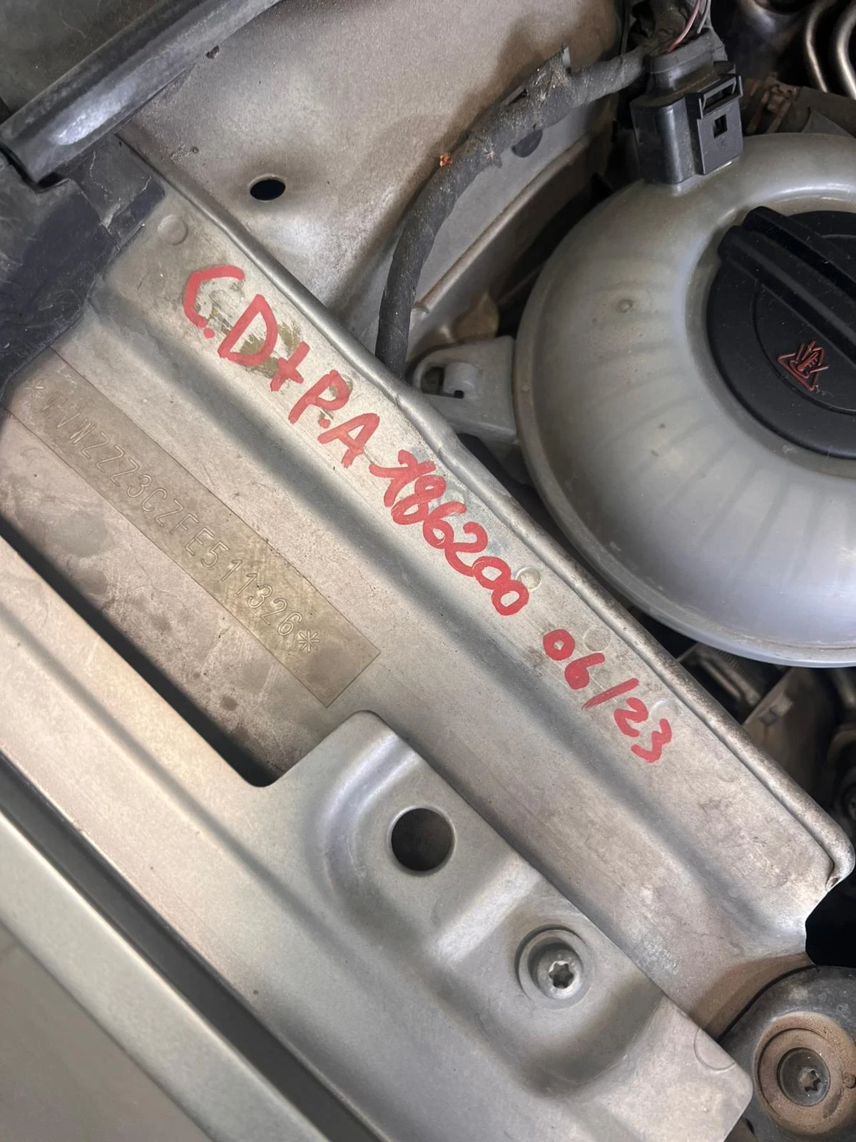 VW Passat (KATO НОВА), снимка 13 - Автомобили и джипове - 54219045