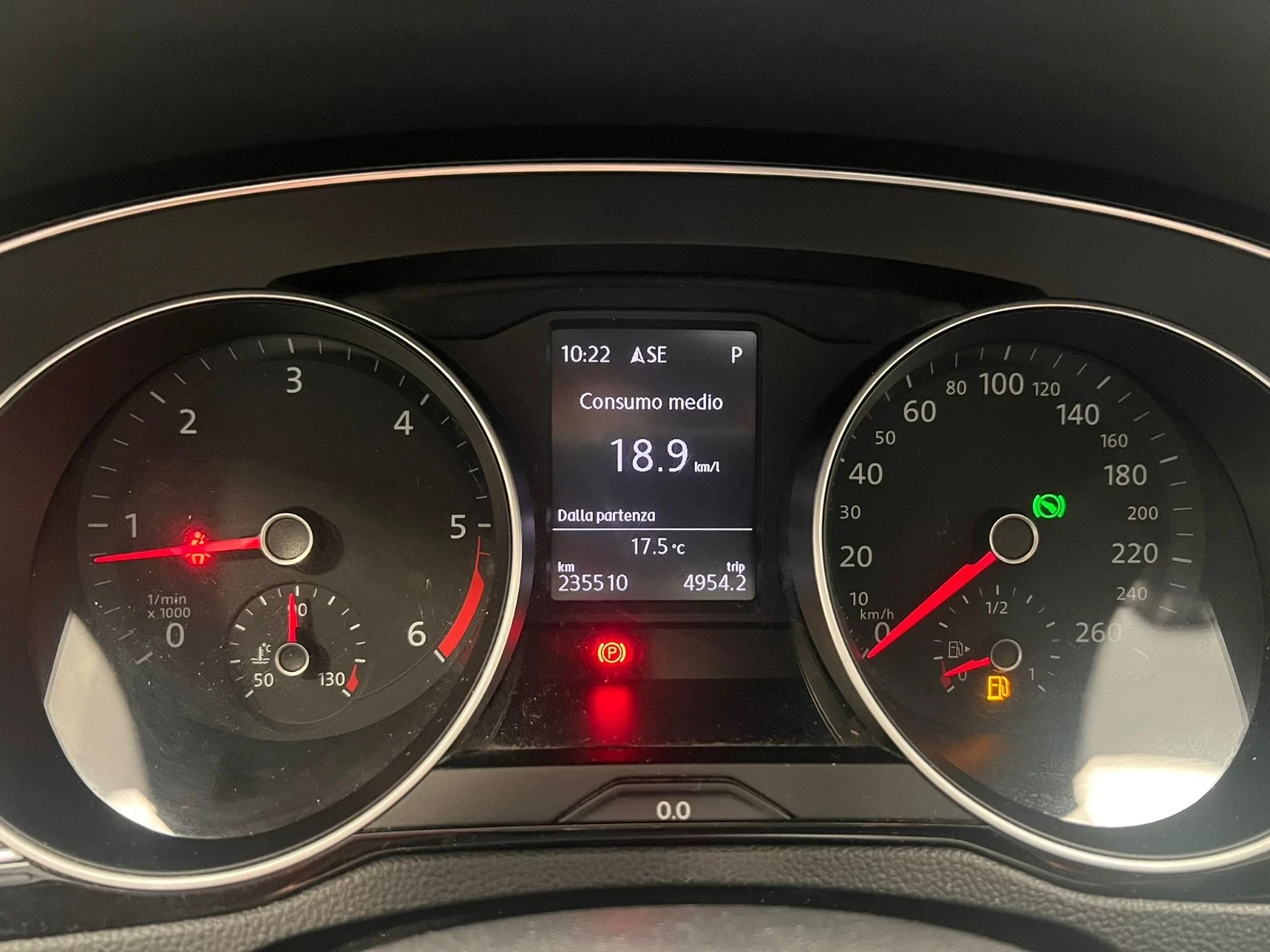 VW Passat (KATO НОВА), снимка 8 - Автомобили и джипове - 54219045