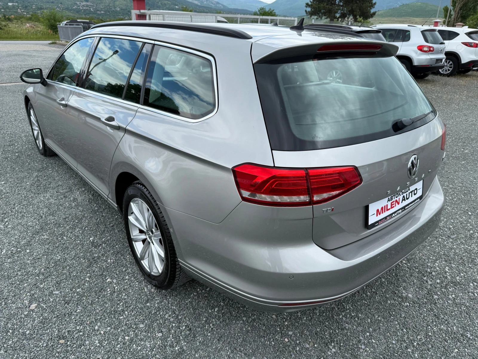 VW Passat (KATO НОВА), снимка 8 - Автомобили и джипове - 54219045