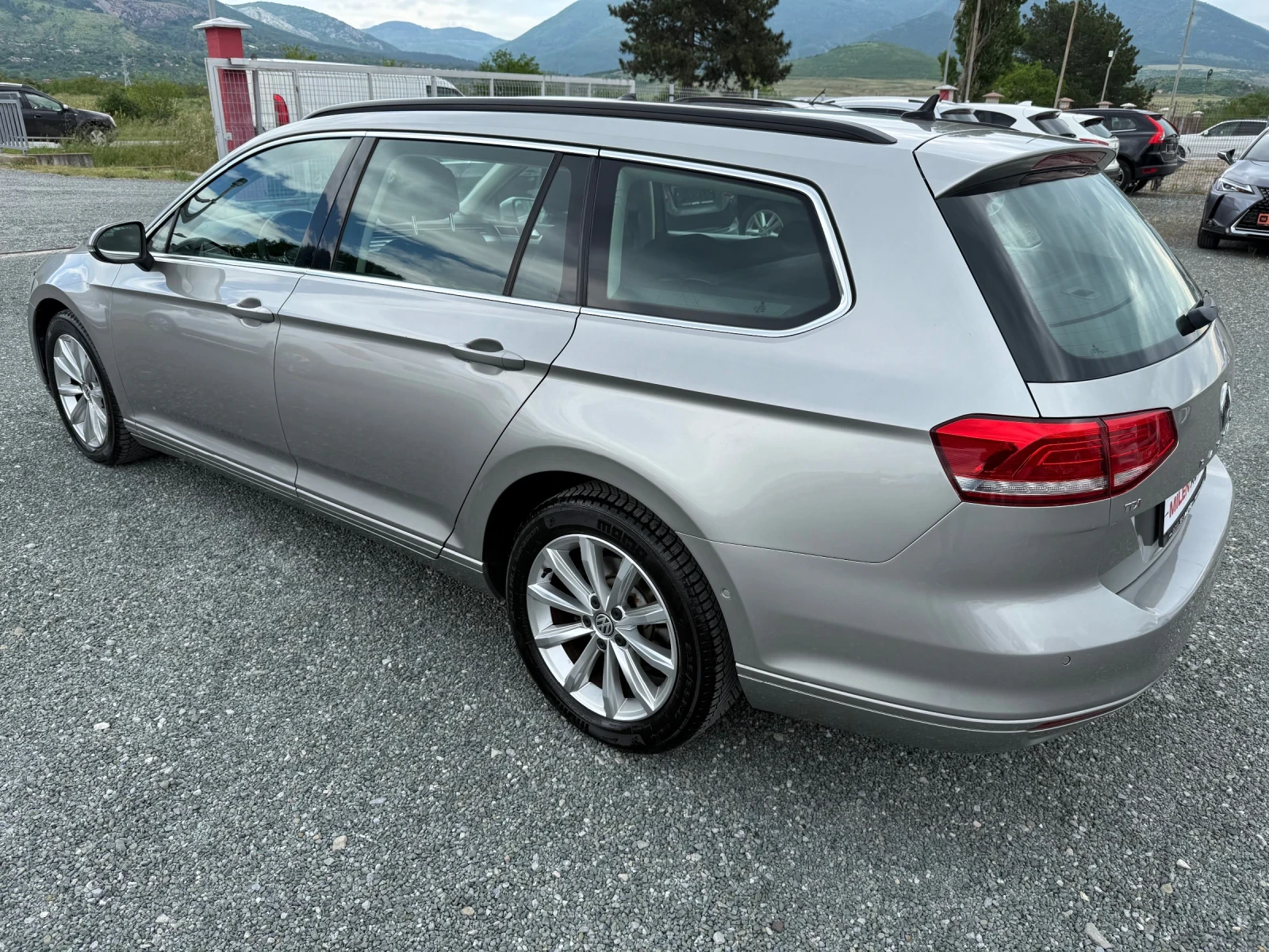 VW Passat (KATO НОВА), снимка 9 - Автомобили и джипове - 54219045