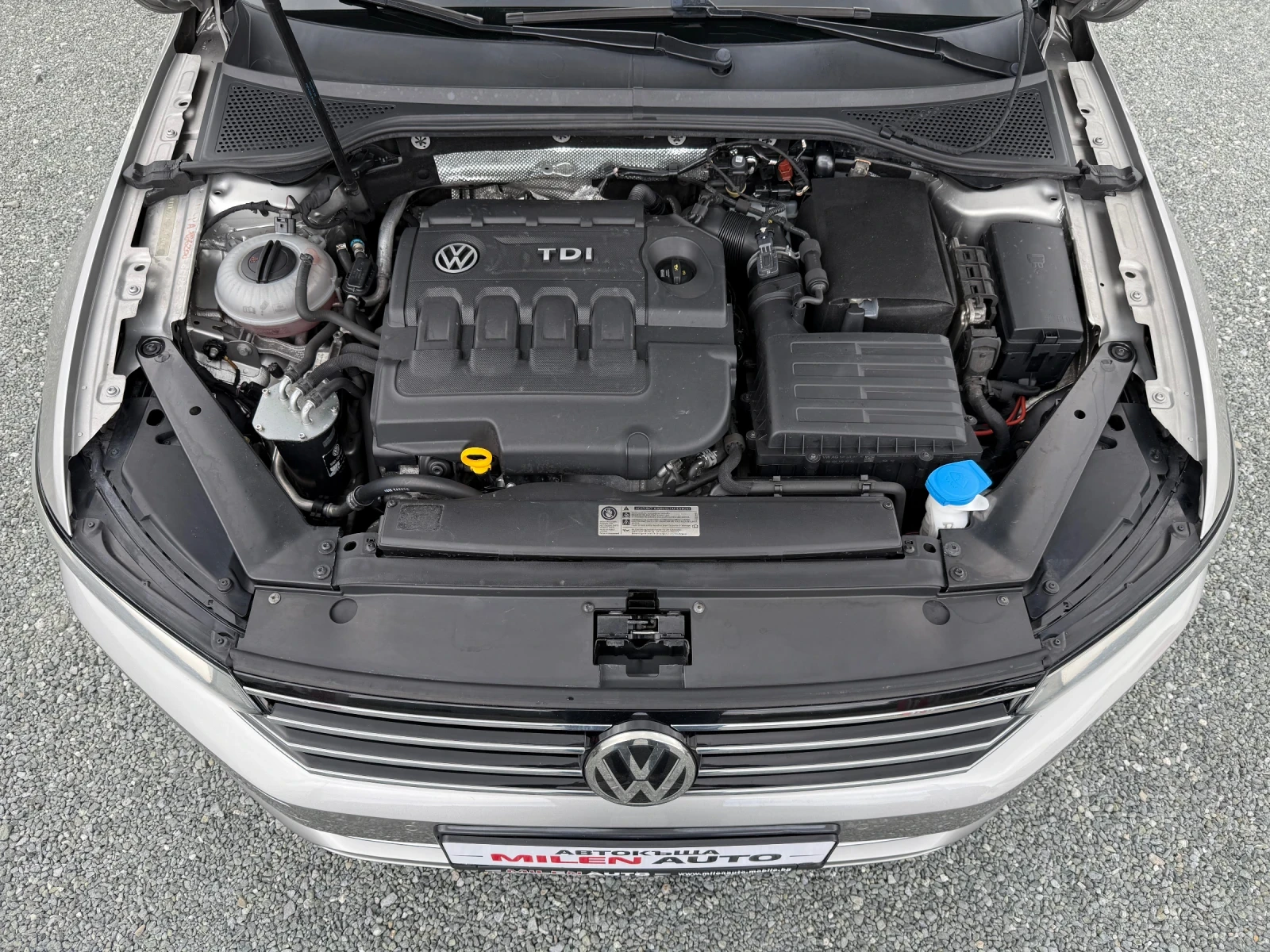 VW Passat (KATO НОВА), снимка 17 - Автомобили и джипове - 54219045