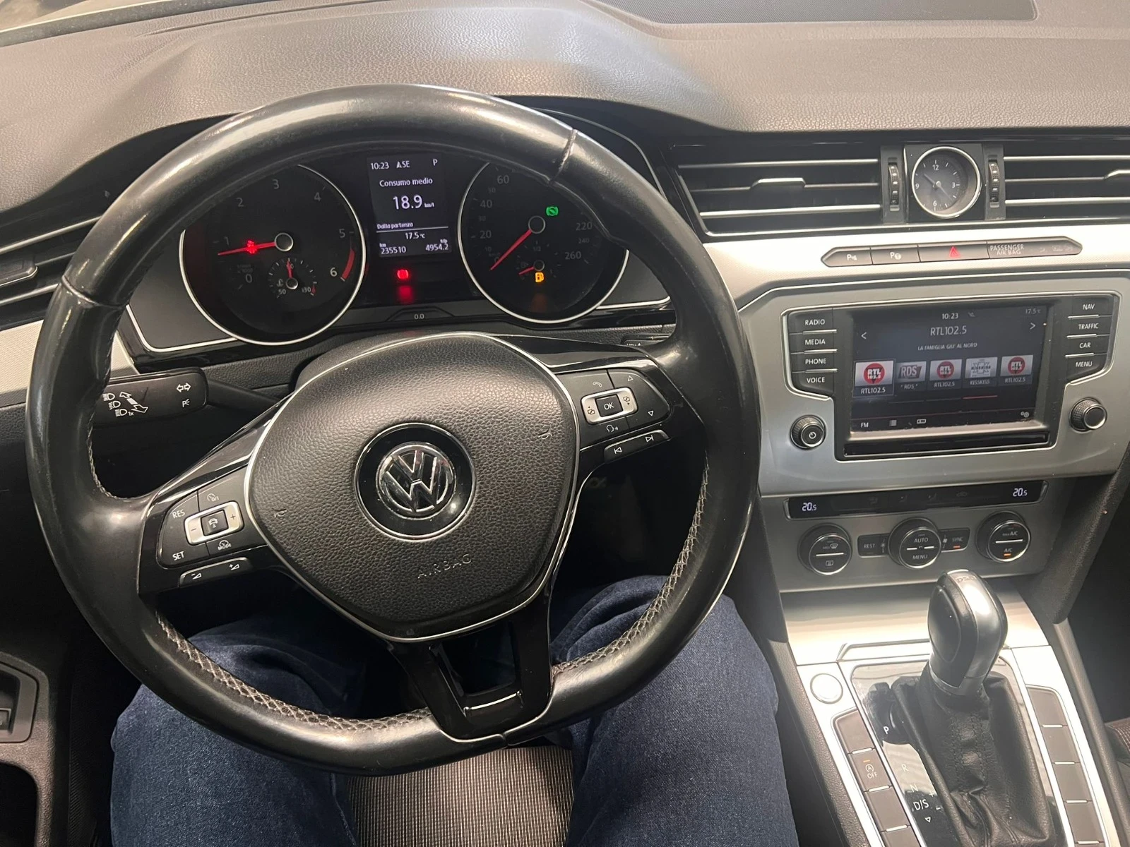 VW Passat (KATO НОВА), снимка 6 - Автомобили и джипове - 54219045
