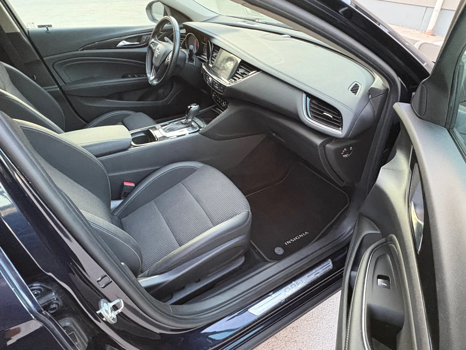 Opel Insignia 2.0 CDTI 170kc Automatic Euro 6, снимка 16 - Автомобили и джипове - 54993252
