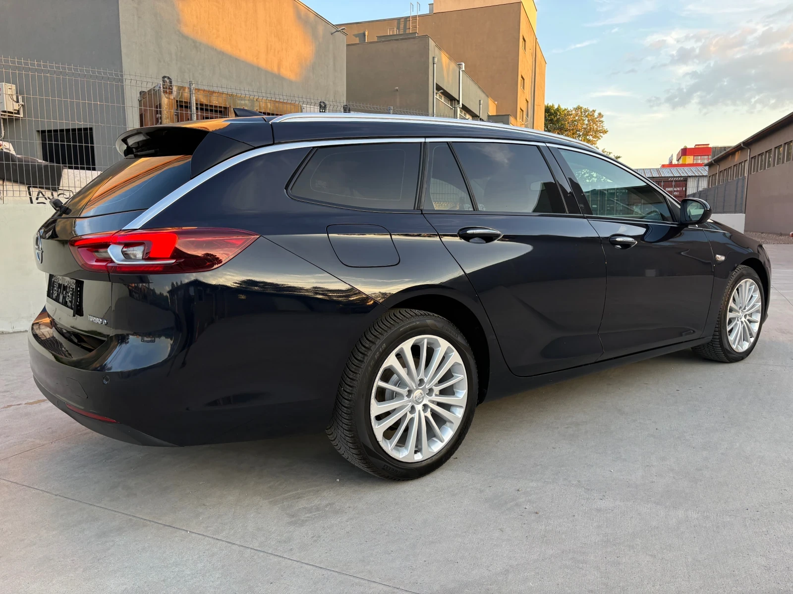 Opel Insignia 2.0 CDTI 170kc Automatic Euro 6, снимка 8 - Автомобили и джипове - 54993252