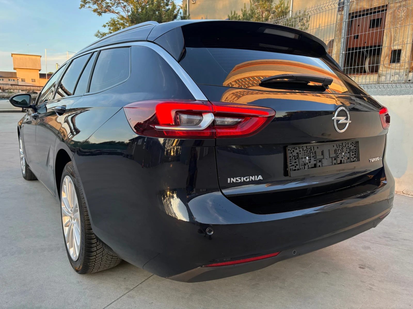 Opel Insignia 2.0 CDTI 170kc Automatic Euro 6, снимка 5 - Автомобили и джипове - 54993252