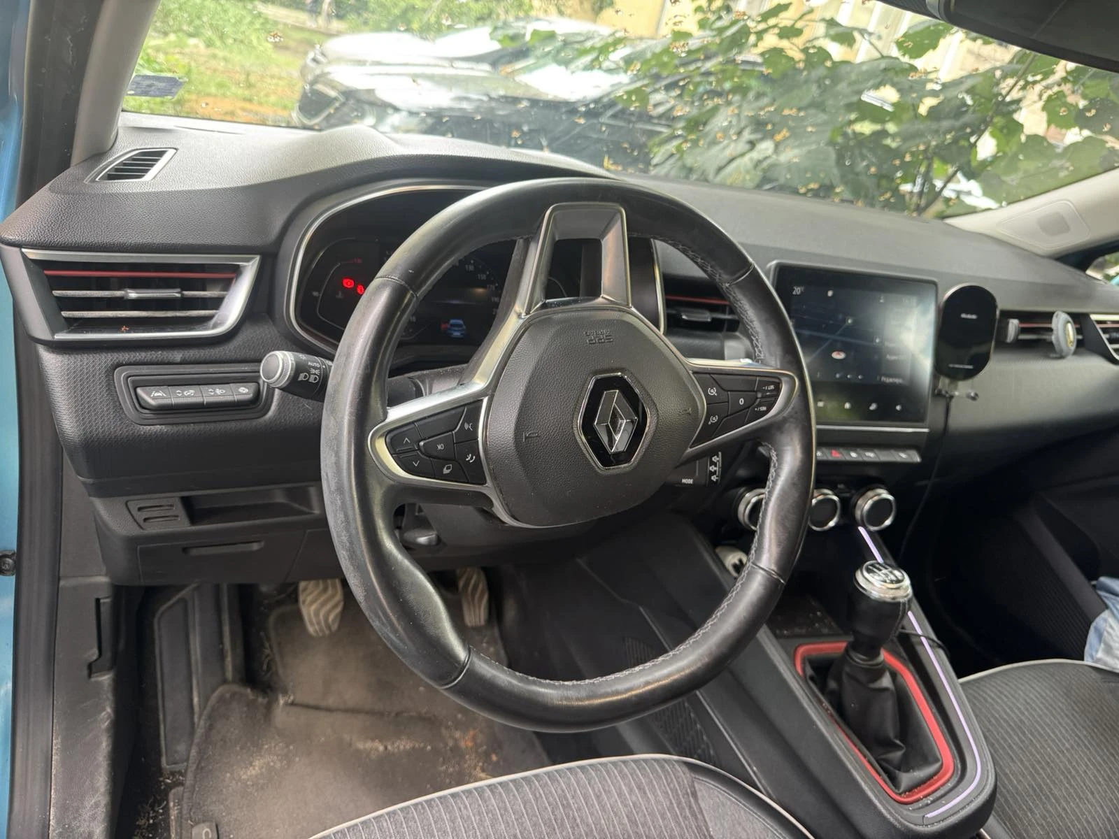 Renault Clio V, снимка 4 - Автомобили и джипове - 55183317