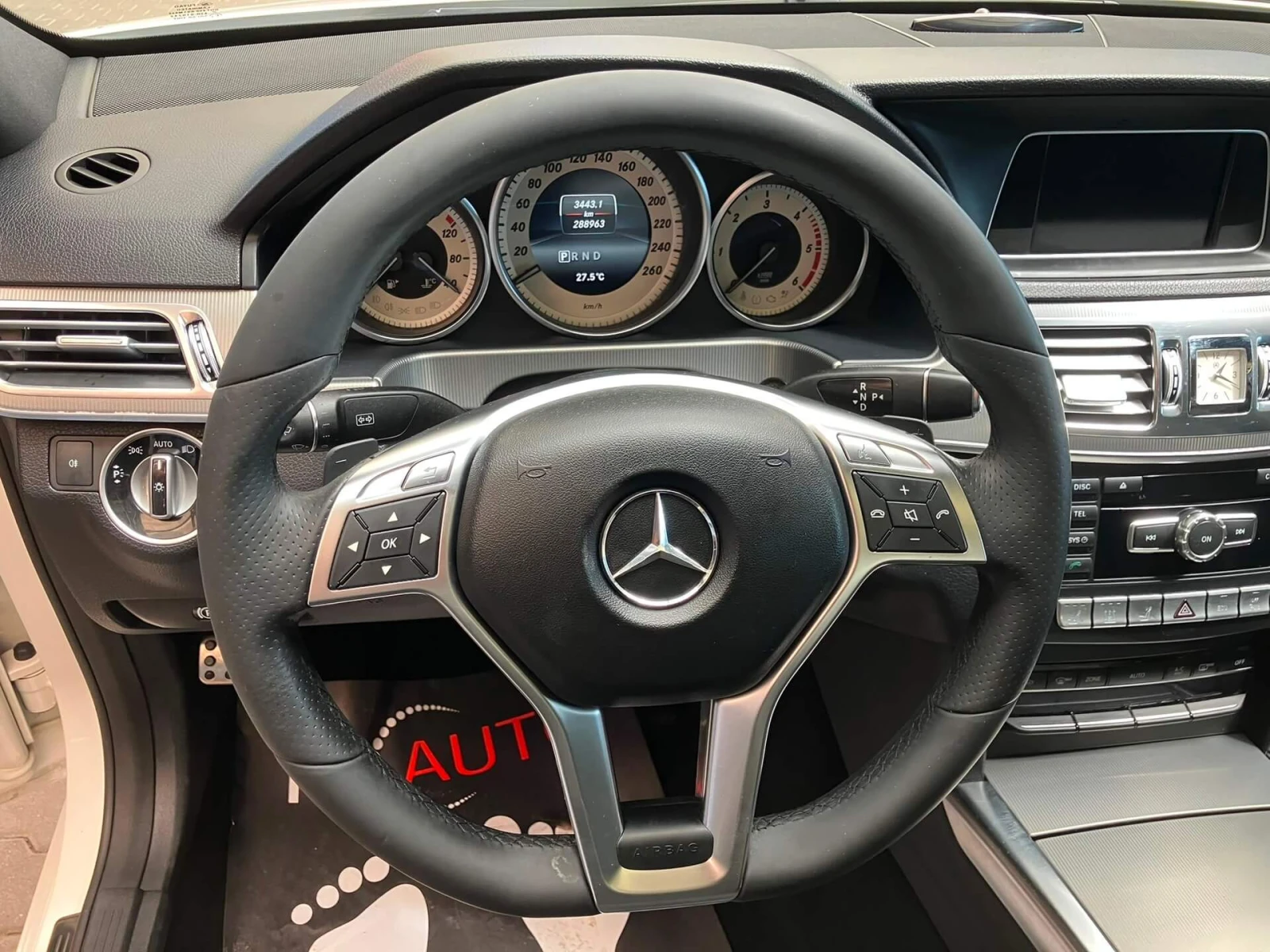 Mercedes-Benz E 350 BlueTEC V6/AMG Line/4Matic/Подгрев/Панорама, снимка 6 - Автомобили и джипове - 55500991
