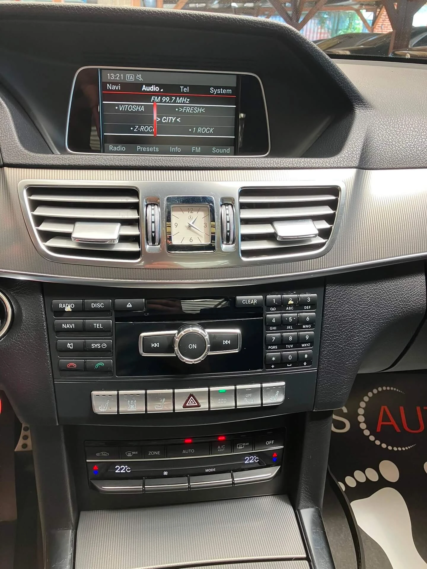 Mercedes-Benz E 350 BlueTEC V6/AMG Line/4Matic/Подгрев/Панорама, снимка 9 - Автомобили и джипове - 55500991
