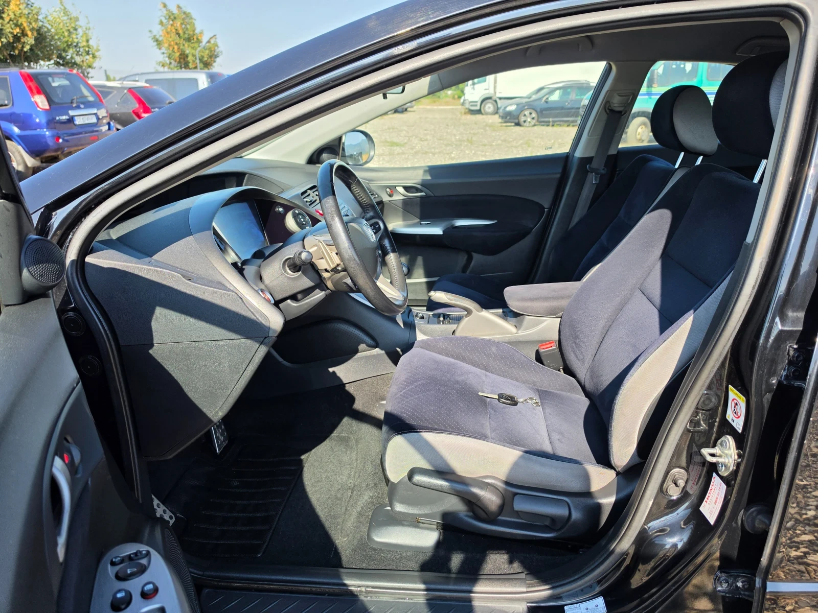 Honda Civic 1.8i Navigation Automatic , снимка 10 - Автомобили и джипове - 55611158