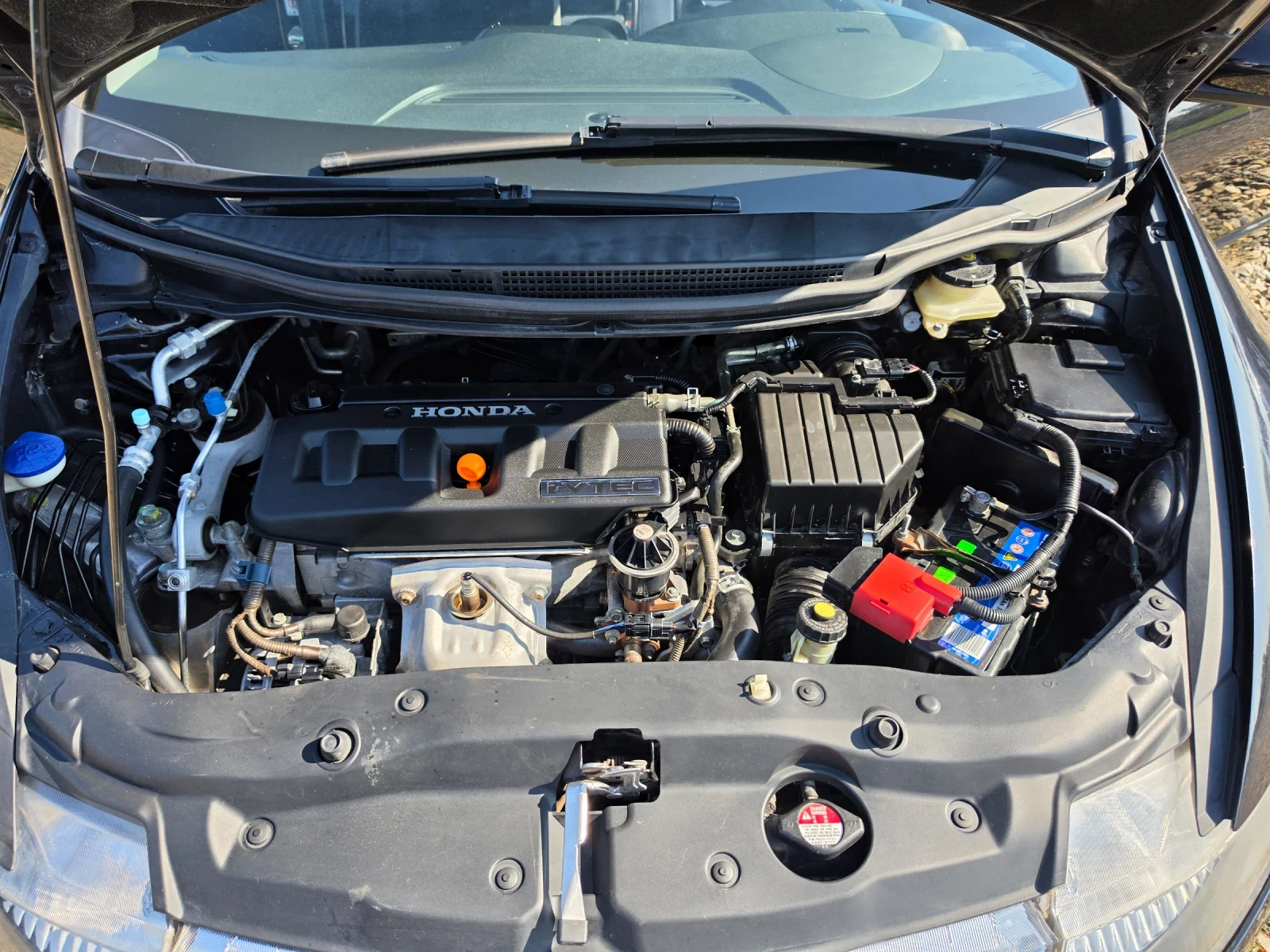 Honda Civic 1.8i Navigation Automatic , снимка 15 - Автомобили и джипове - 55611158