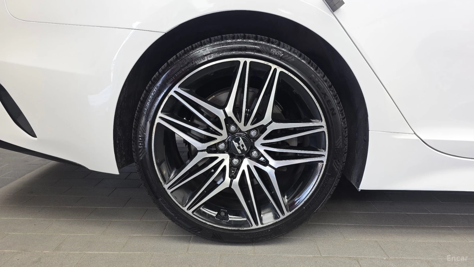 Kia Stinger 2.5* PLATINUM* ОБДУХВАНЕ* ДИСТРОНИК* КАМЕРА, снимка 5 - Автомобили и джипове - 55638884