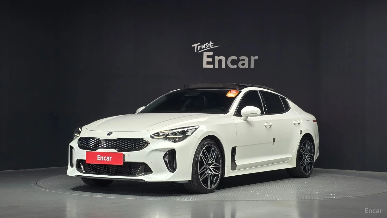 Kia Stinger 2.5* PLATINUM* ОБДУХВАНЕ* ДИСТРОНИК* КАМЕРА