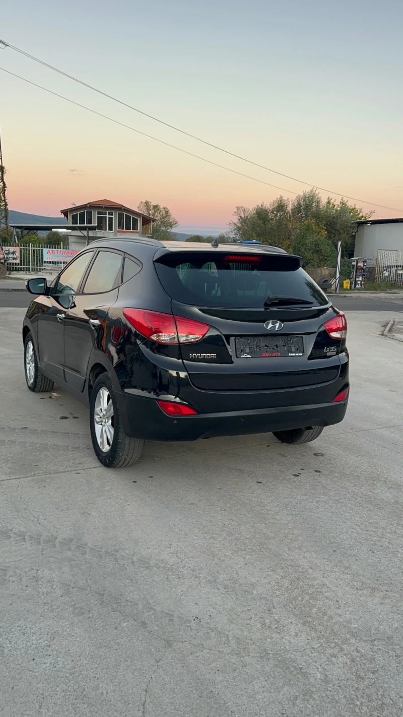 Hyundai IX35 2.0 crdi, снимка 9 - Автомобили и джипове - 47434074