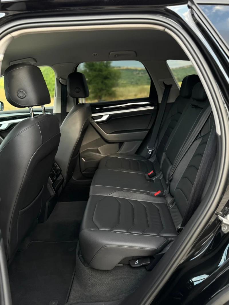VW Touareg * ELEGANCE* 4 MOTION* , снимка 8 - Автомобили и джипове - 51240009