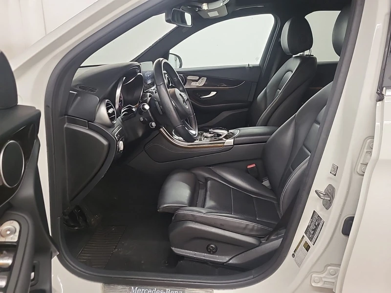 Mercedes-Benz GLC 300 2.0L 4MATIC , снимка 7 - Автомобили и джипове - 52689267