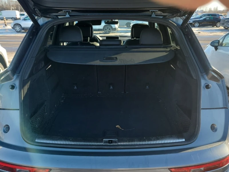 Audi Q5 * TECHNIK * PANORAMA* ДИГИТАЛНО ТАБЛО* , снимка 14 - Автомобили и джипове - 53330584