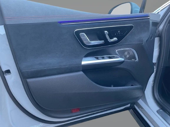 Mercedes-Benz EQE 43 AMG 4Matic = Premium = Гаранция, снимка 6 - Автомобили и джипове - 53039762