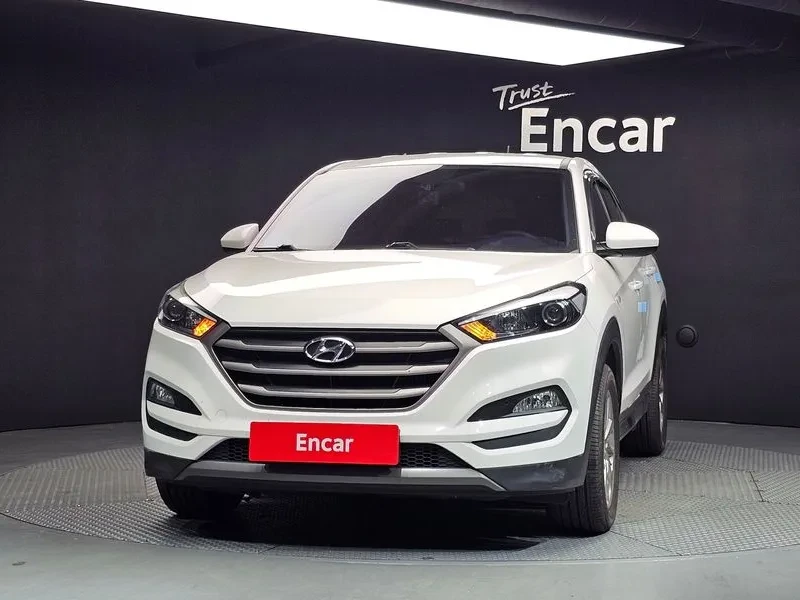 Hyundai Tucson 1.7 2WD, снимка 3 - Автомобили и джипове - 55733084