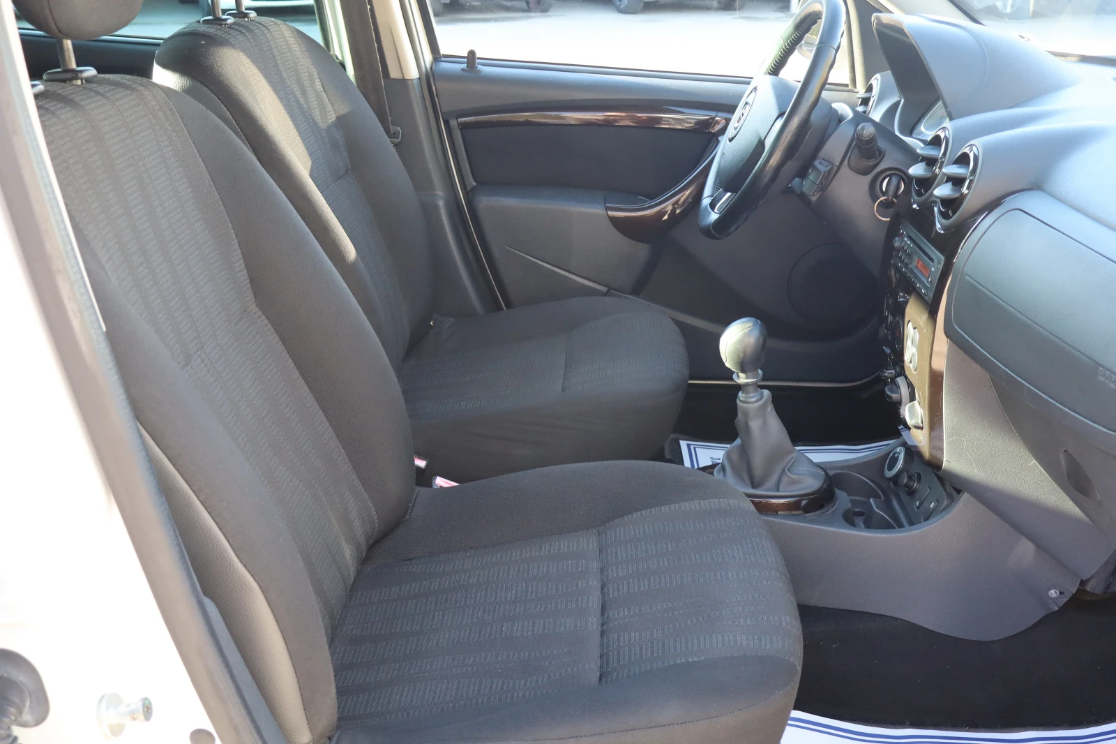 Dacia Duster 1.5DCI* 4x4*  | Mobile.bg   15