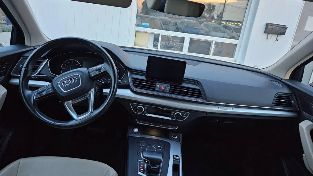 Audi Q5 * АВТО КРЕДИТ* ЦЕНА ДО БГ * СЕРВИЗНА ИСТОРИЯ *  - изображение 9