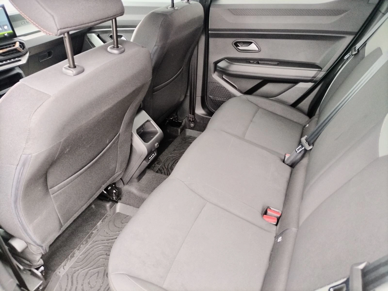 Dacia Duster DUSTER EXTREME E-TECH FULL HYBRID 140, снимка 14 - Автомобили и джипове - 53456009