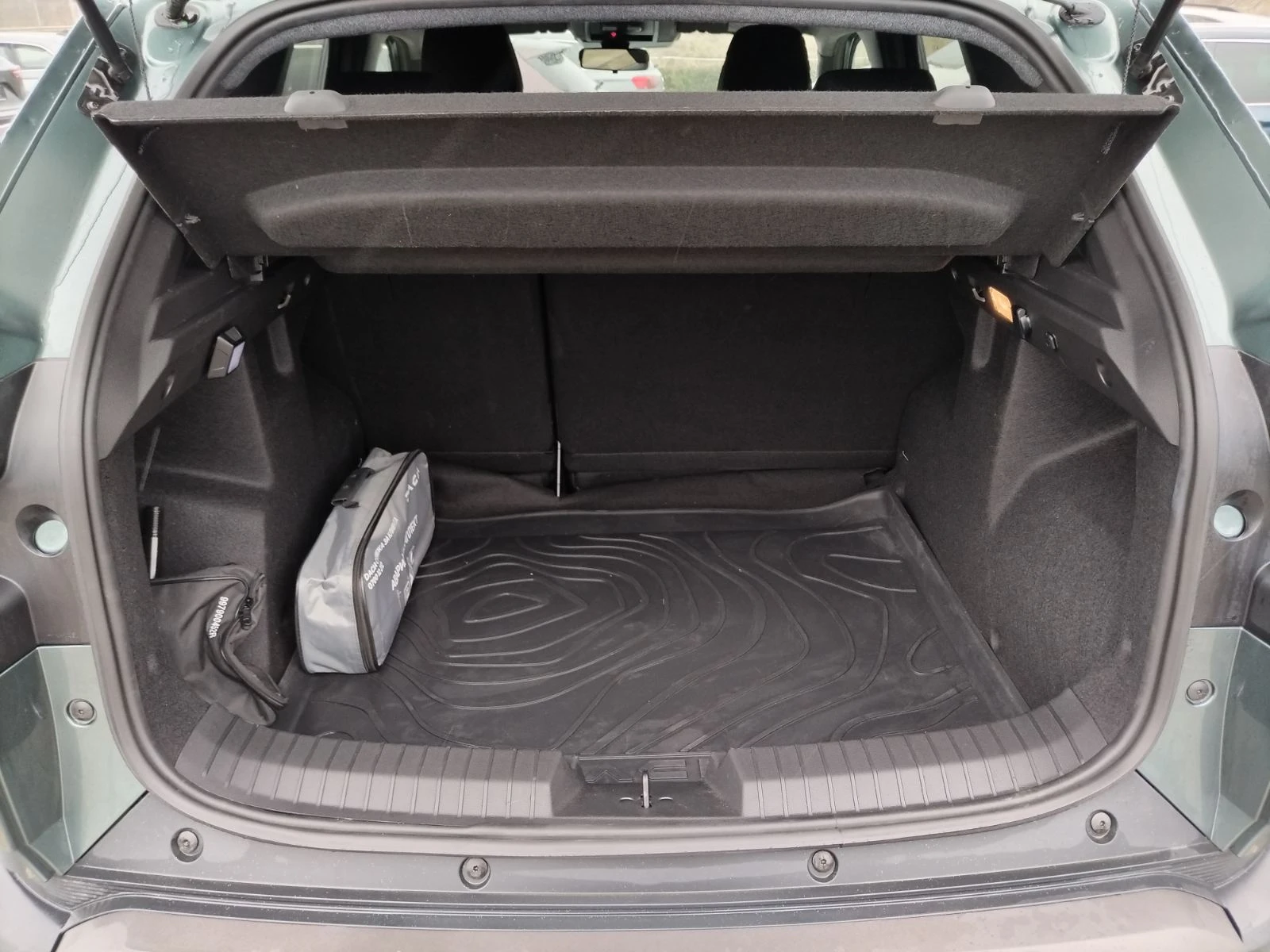 Dacia Duster DUSTER EXTREME E-TECH FULL HYBRID 140, снимка 16 - Автомобили и джипове - 53456009