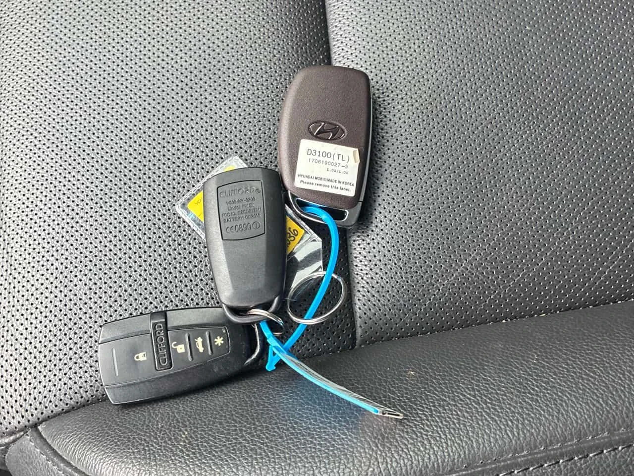 Hyundai Tucson * Ultimate * ПАНО* КЕЙЛЕС* ПОДГРЕВ* , снимка 16 - Автомобили и джипове - 54041421