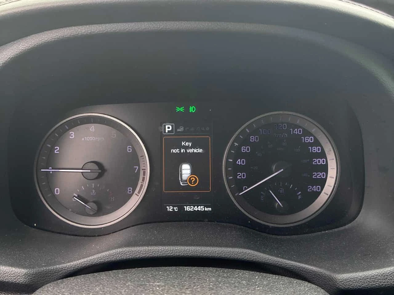 Hyundai Tucson * Ultimate * ПАНО* КЕЙЛЕС* ПОДГРЕВ* , снимка 8 - Автомобили и джипове - 54041421