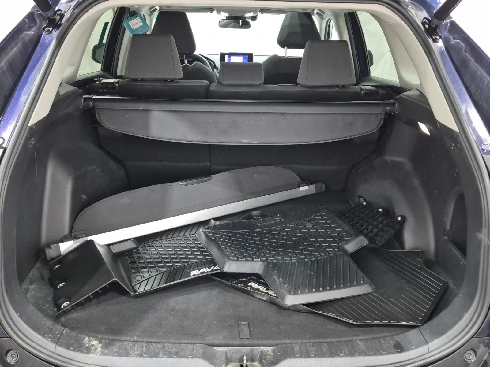 Toyota Rav4 XLE AWD PANO HYBRID ПОДГРЕВ ВОЛАН СЕДАЛКИ, снимка 11 - Автомобили и джипове - 54138959