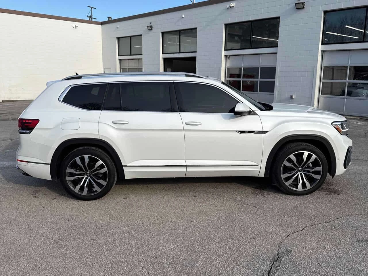 VW Atlas * Execline * 2 КЛЮЧА * 360 * ОБДУХВАНЕ * ПАМЕТ, снимка 3 - Автомобили и джипове - 54151284
