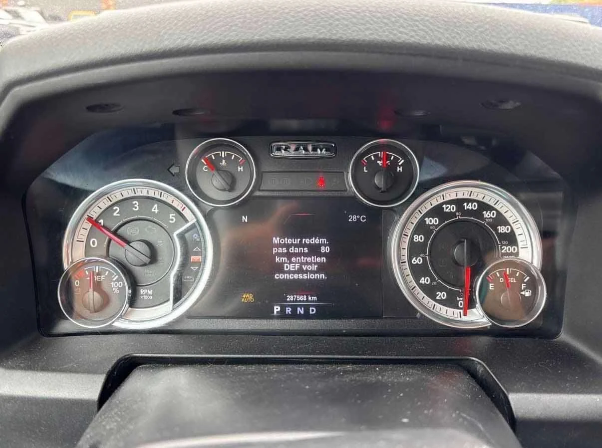 Dodge RAM 1500 * Big Horn * CARFAX * БЕЗ ПЪРВОНАЧАЛНА ВНОСКА, снимка 8 - Автомобили и джипове - 54683784