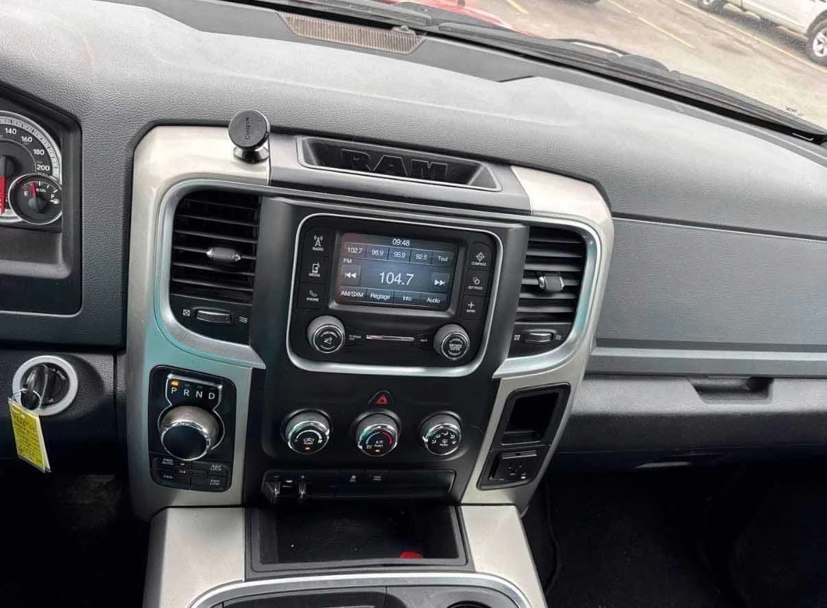 Dodge RAM 1500 * Big Horn * CARFAX * БЕЗ ПЪРВОНАЧАЛНА ВНОСКА, снимка 9 - Автомобили и джипове - 54683784