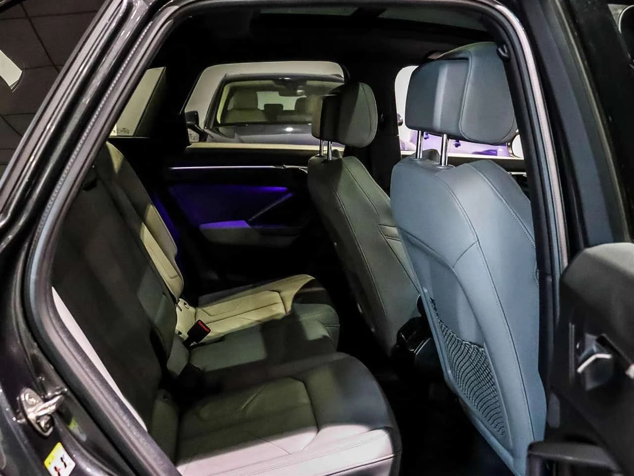 Audi Q3 * Progressiv 45 TFSI quattro * CARFAX * ЦЕНА ДО БГ, снимка 14 - Автомобили и джипове - 54825943