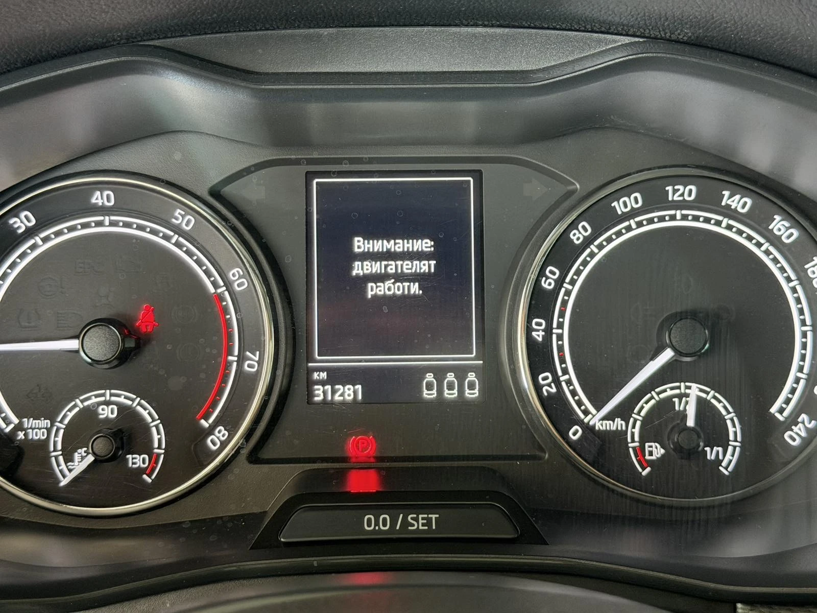 Skoda Kamiq Selection 1.5 tsi, снимка 14 - Автомобили и джипове - 55660533