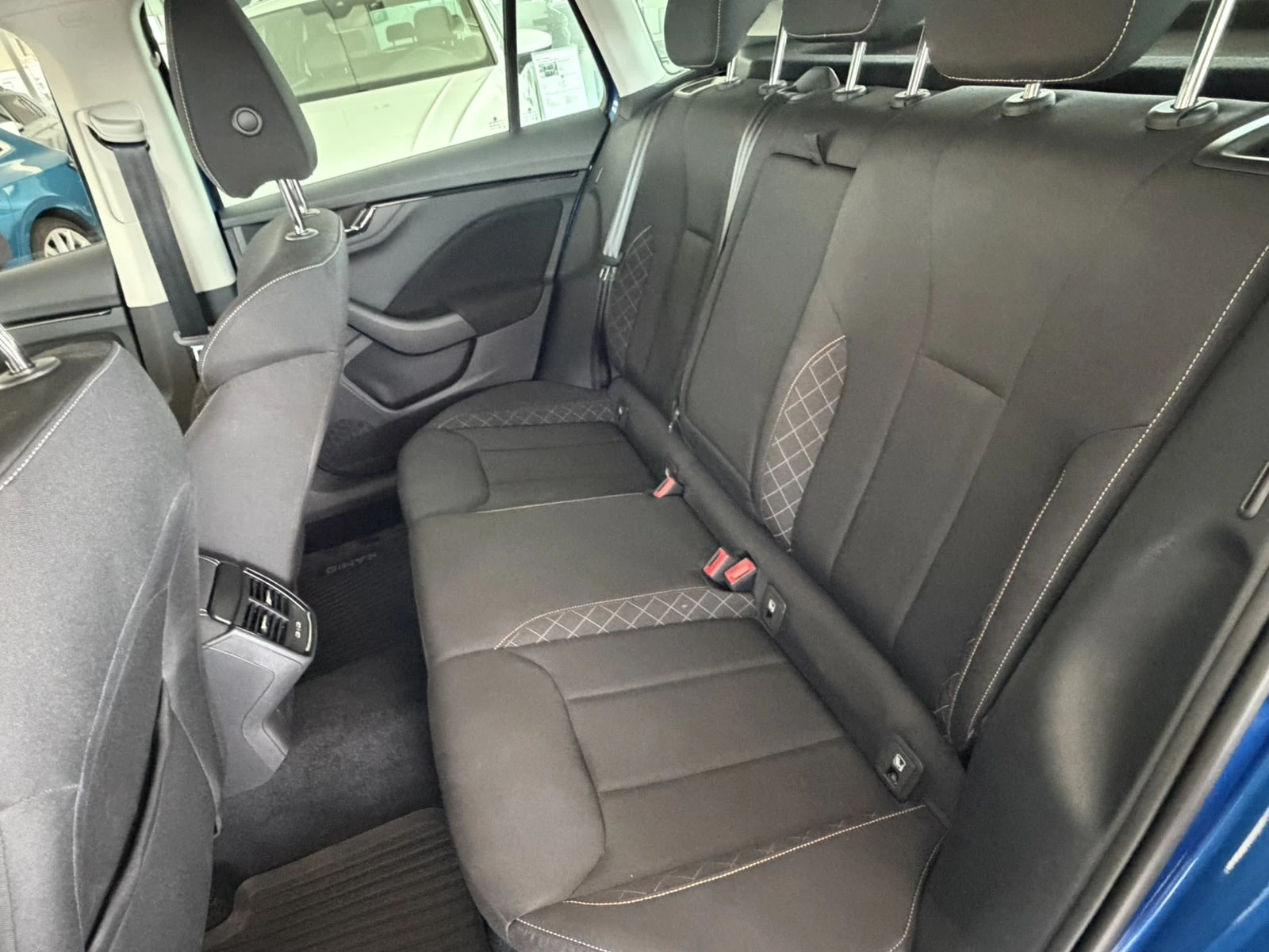 Skoda Kamiq Selection 1.5 tsi, снимка 9 - Автомобили и джипове - 55660533