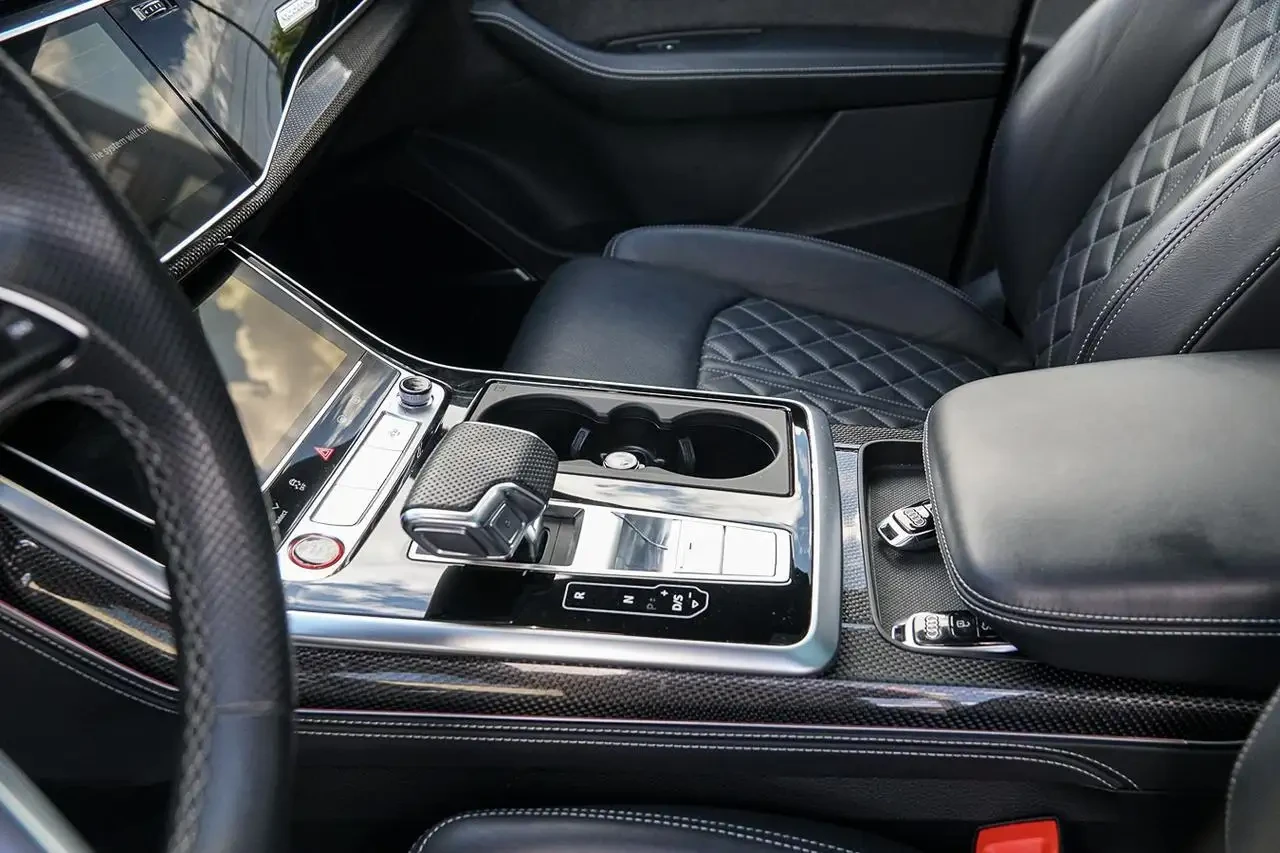 Audi SQ7, снимка 17 - Автомобили и джипове - 56227537