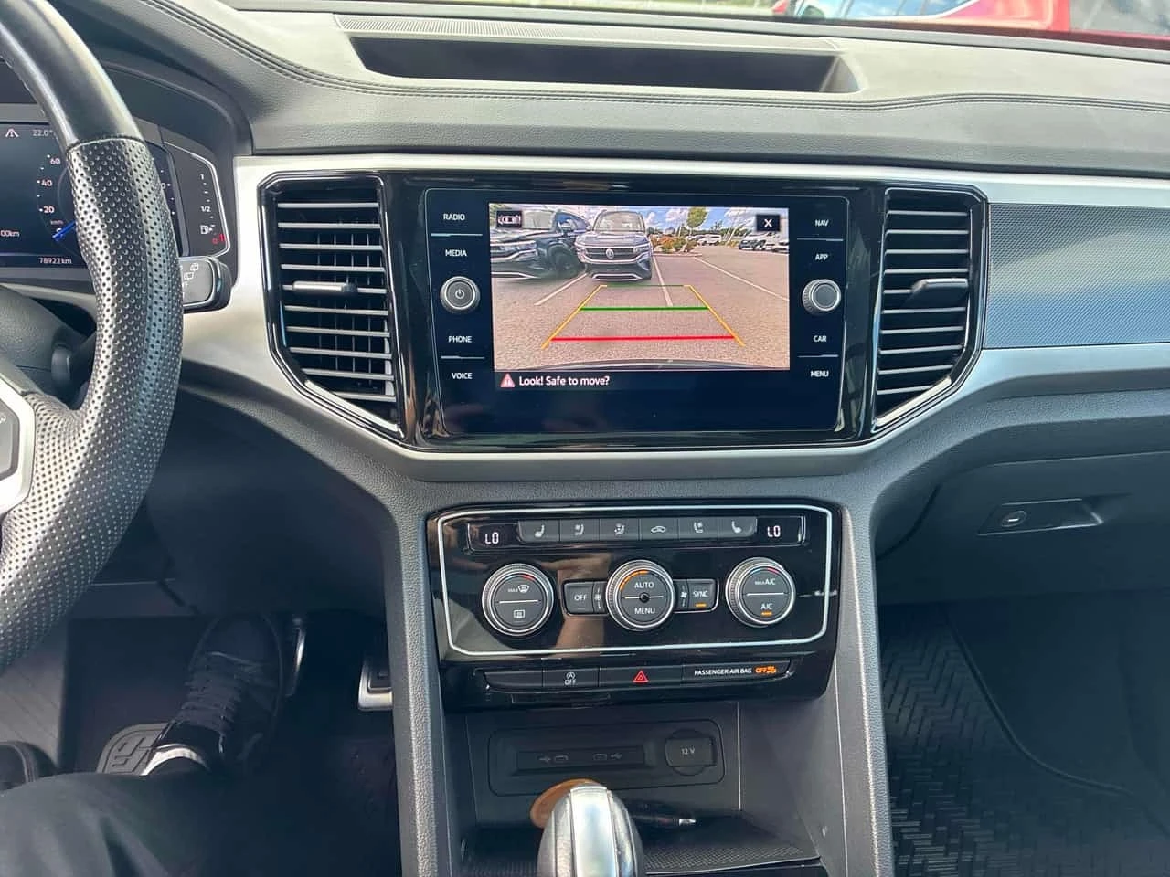 VW Atlas * Execline * KEYLESS * ПОДГРЕВ * , снимка 13 - Автомобили и джипове - 56295382