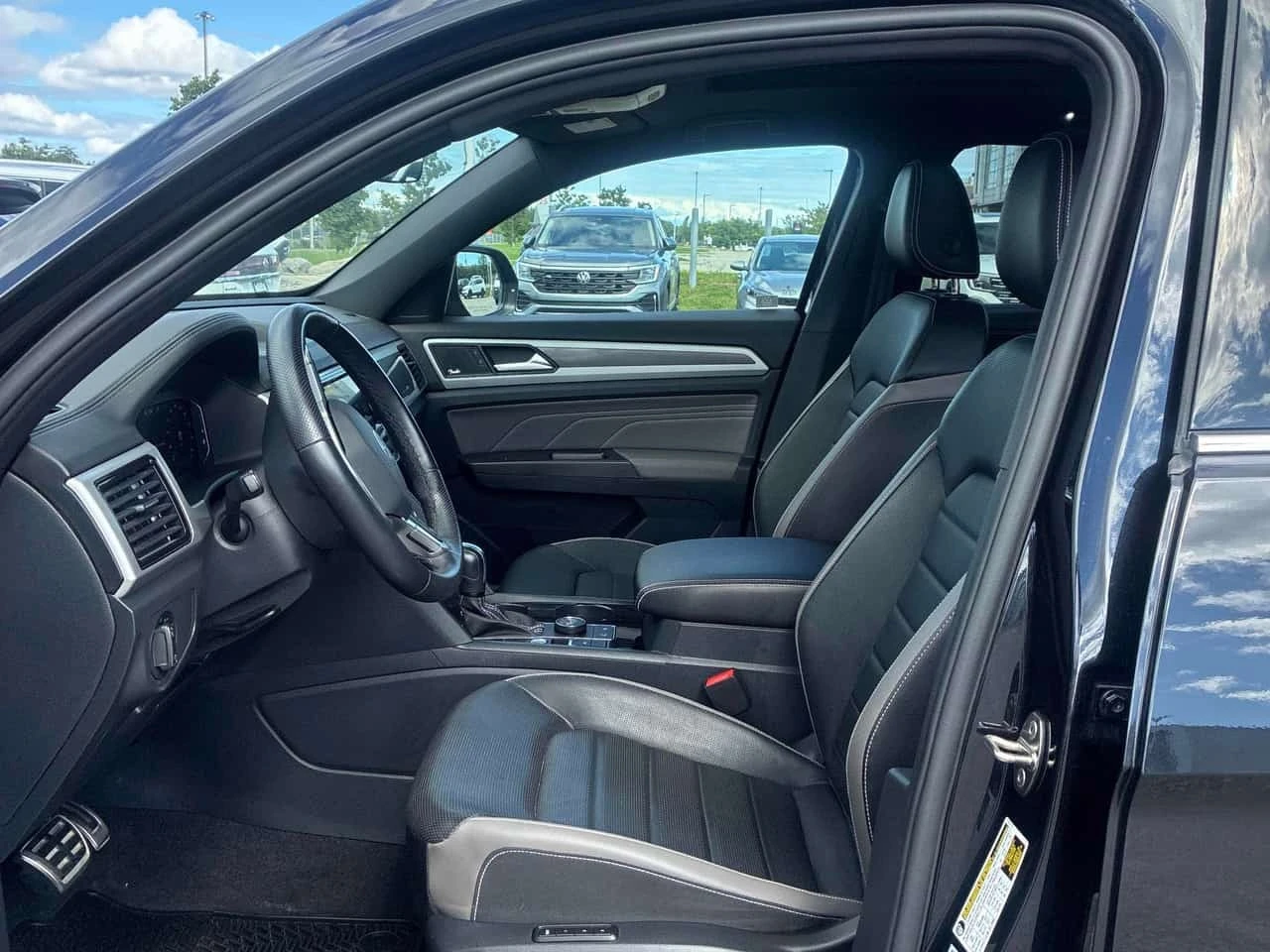 VW Atlas * Execline * KEYLESS * ПОДГРЕВ * , снимка 14 - Автомобили и джипове - 56295382