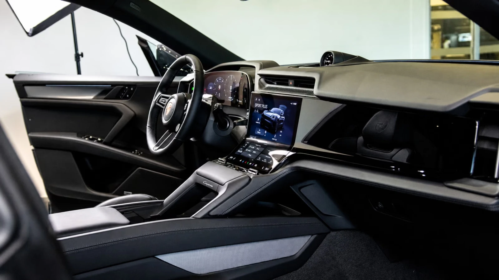 Porsche Cayenne ELECTRIC/COUPE/4WD/SOFT CLOSE/BOSE/22/LUFT/ | Mobile.bg � ����������� 16