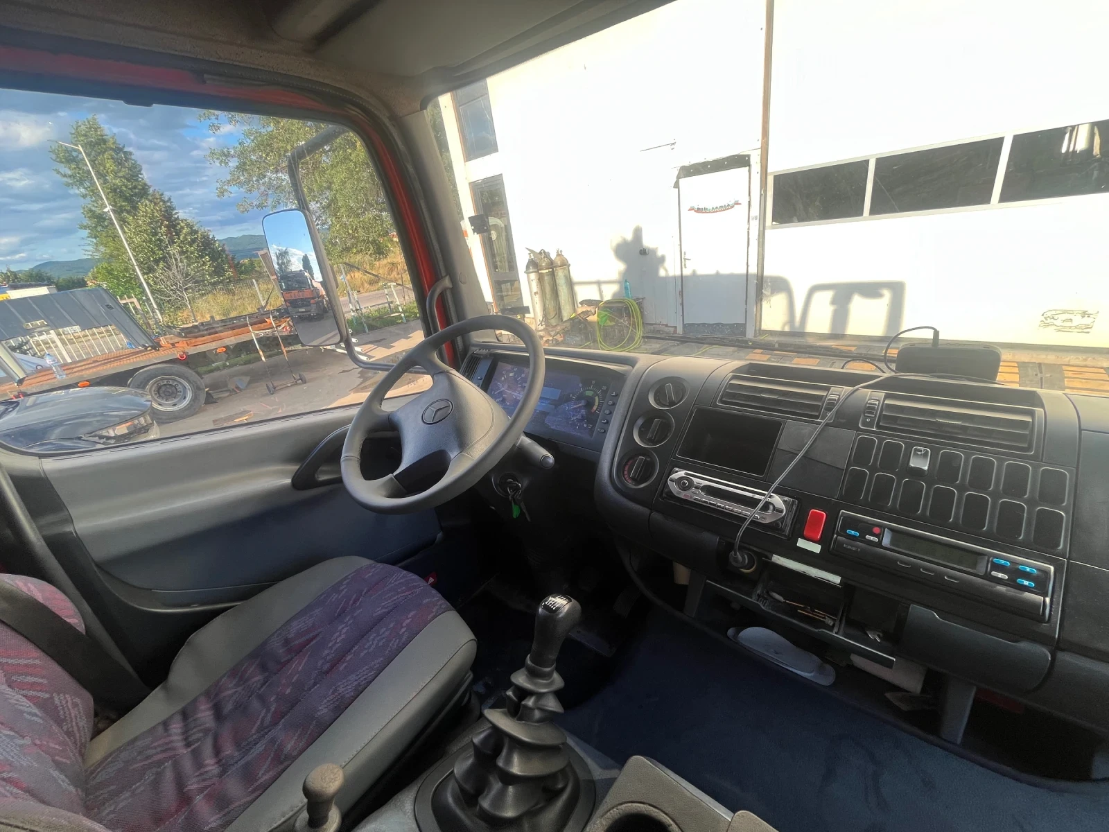 Mercedes-Benz 1018 Самосвал /кран, снимка 12 - Камиони - 55425324
