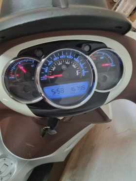 Piaggio Beverly 300ie, снимка 9