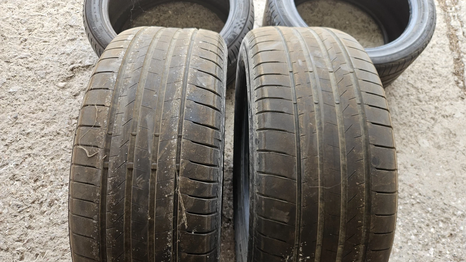 Гуми Летни 275/40R19, снимка 4 - Гуми и джанти - 55399550