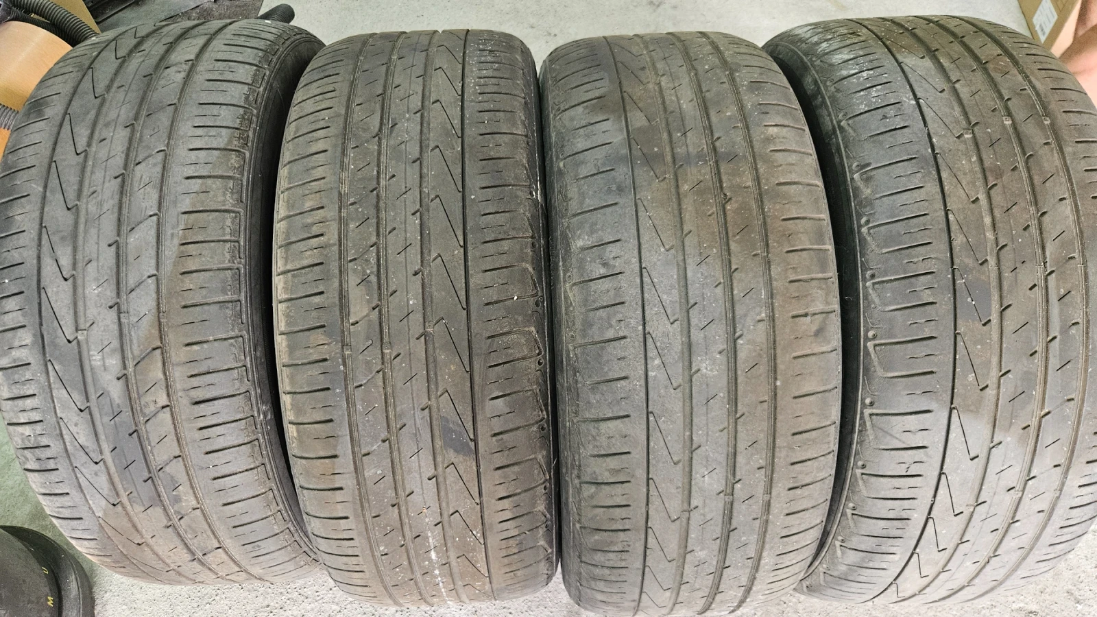Гуми Летни 275/40R19, снимка 8 - Гуми и джанти - 55399550